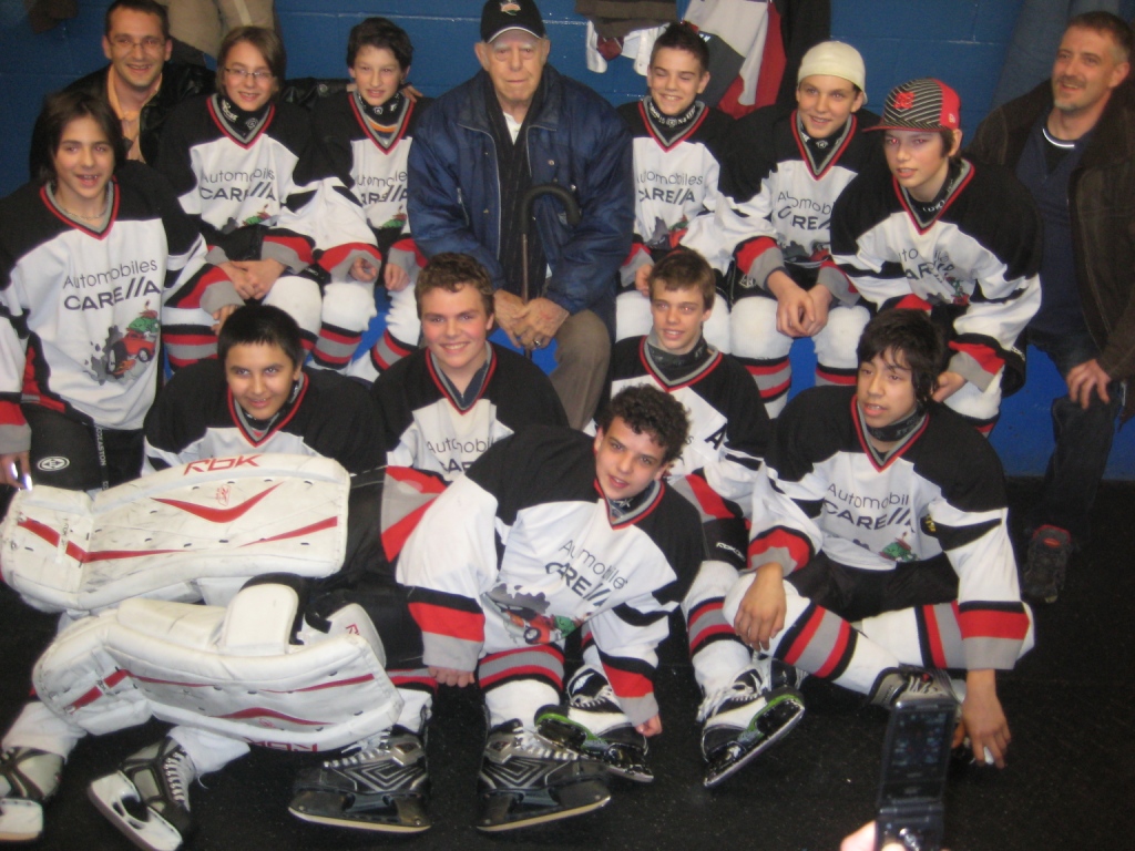 L'équipe du Carells d'Amos avec Léo